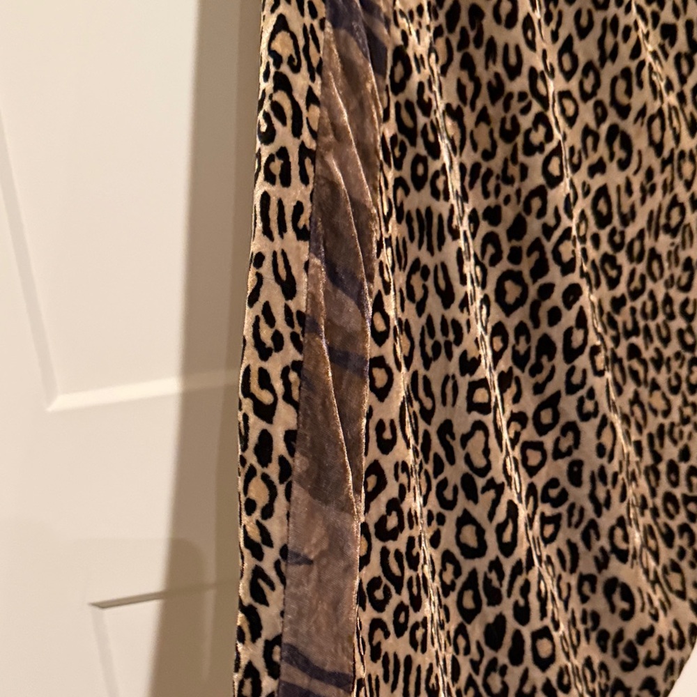 Leopard Print Velvet Joggers - Picture 4 of 7